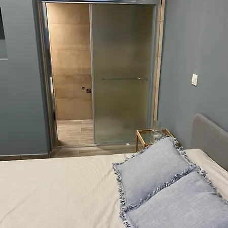 Boutique Studio Historic Town Apartment *